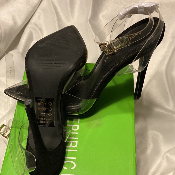 Clear plastic shoes - Size71/2 - Picture 7 of 9